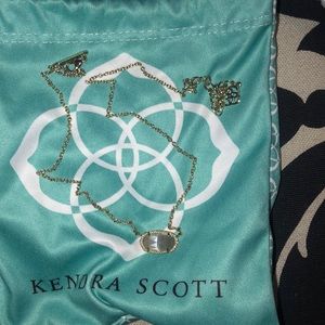 Kendra Scott necklace